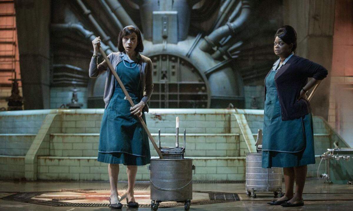 Del Toro hat die Auszeichnung für seine virtuose Verquickung von Spannung, Monstermär und Empathie-Botschaft in "Shape of Water" jedenfalls verdient.