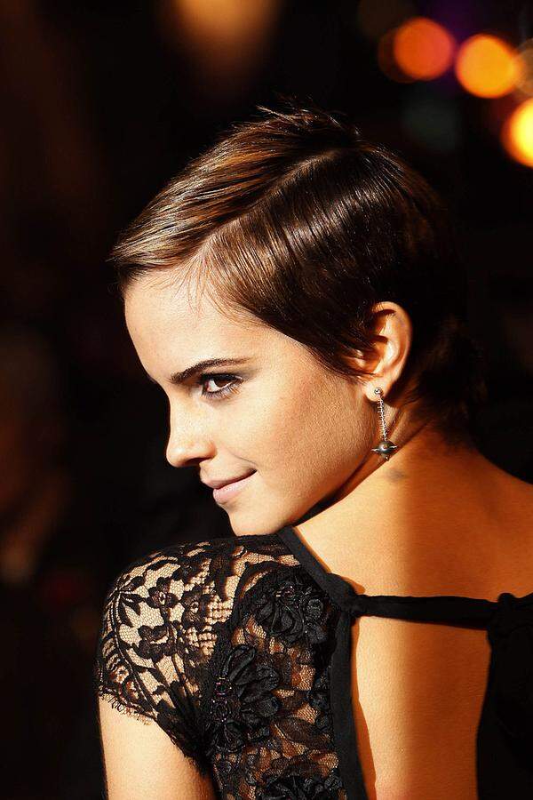 Der "Harry Potter"-Star Emma Watson sagte dem US-Magazin Entertainment Weekly, dass sie weder das Buch noch ein Drehbuch gelesen hätte und beschwerte sich über die Gerüchte einer Besetzung.