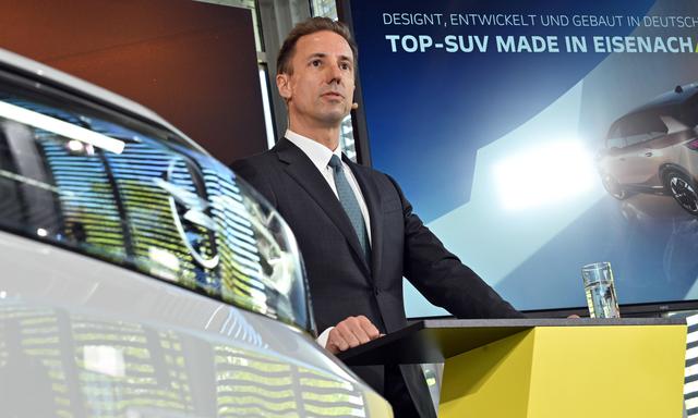 Opel-Chef Florian Huettl bei der Präsentation des neuen Grandland im deutschen Eisenach, eines E-SUV mit einer Reichweite von 700 Kilometern (laut WLTP).  