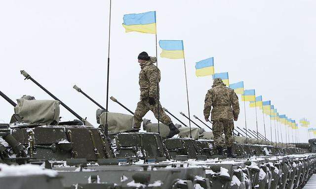 Die Ukraine ruft zu den Waffen.
