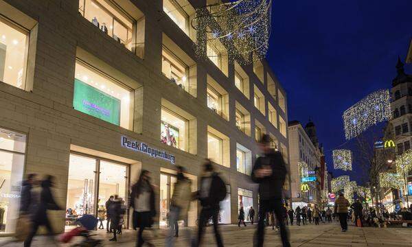 ... in Österreich baute er die Kaufhäuser Peek &amp; Cloppenburg in Wiener Kärntner Straße (2011, im Bild) und Tyrol (2009) in Innsbruck.