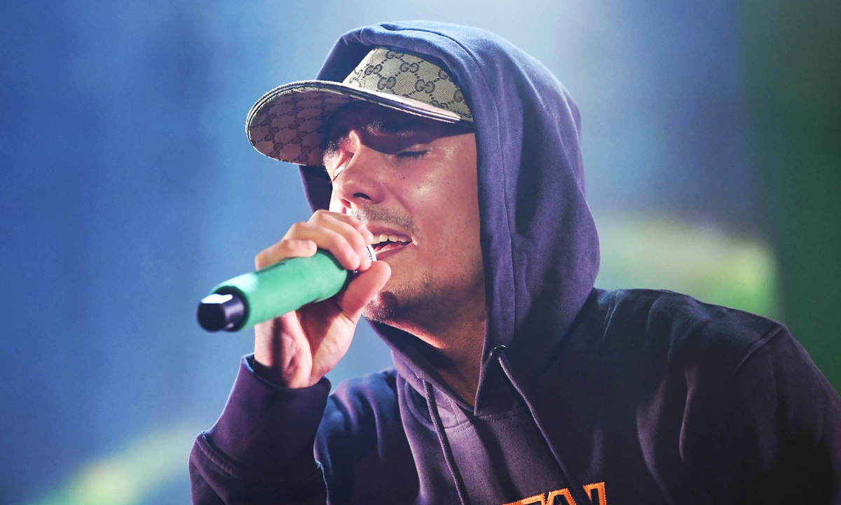 Capital Bra steht hinter der Gucci-Obsession der Deutschrap-Szene. 