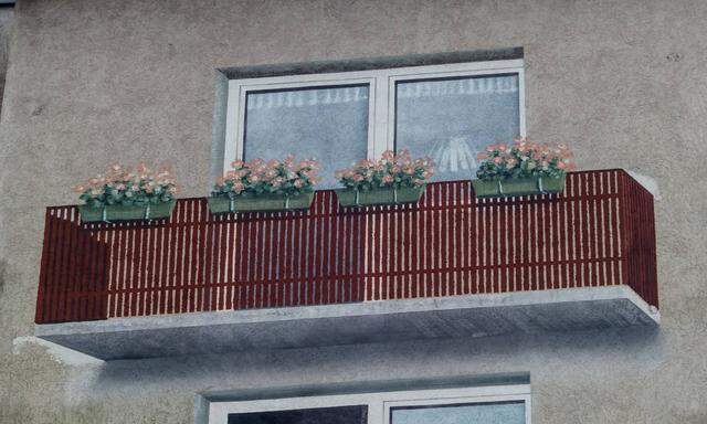 gemalener Balkon auf einer Hauswand Balkon Teras BLWX014158 Copyright xblickwinkel McPhotox Erwin