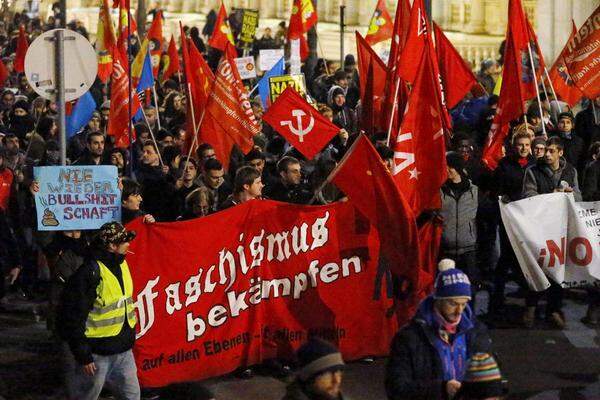 Mehrere Tausend Teilnehmer haben am Freitag an der Demonstration gegen den „Akademikerball“ in der Wiener Hofburg teilgenommen.(&gt;&gt; Zum Bericht)