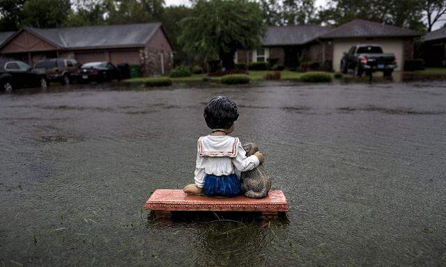 Viele Wohngebiete in Houston sind überschwemmt, diese Häuser sind noch einigermaßen verschont geblieben.