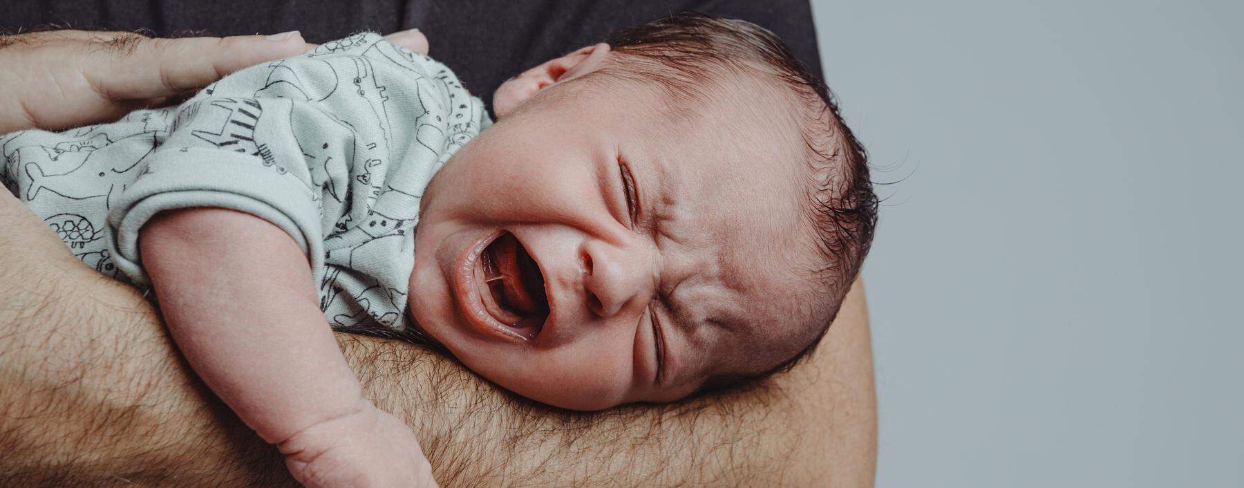 Das Weinen von japanischen Babys klingt anders als das von „deutschsprachigen“ Babys. 