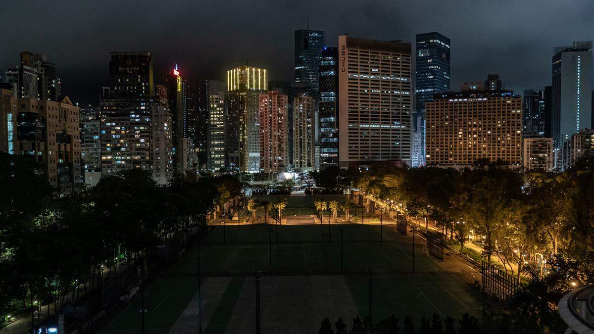 1. Finanzzentrum mit beeindruckender Skyline: Zum dritten Mal in Folge geht Hongkong als teuerste Stadt der Welt aus dem Ranking hervor.