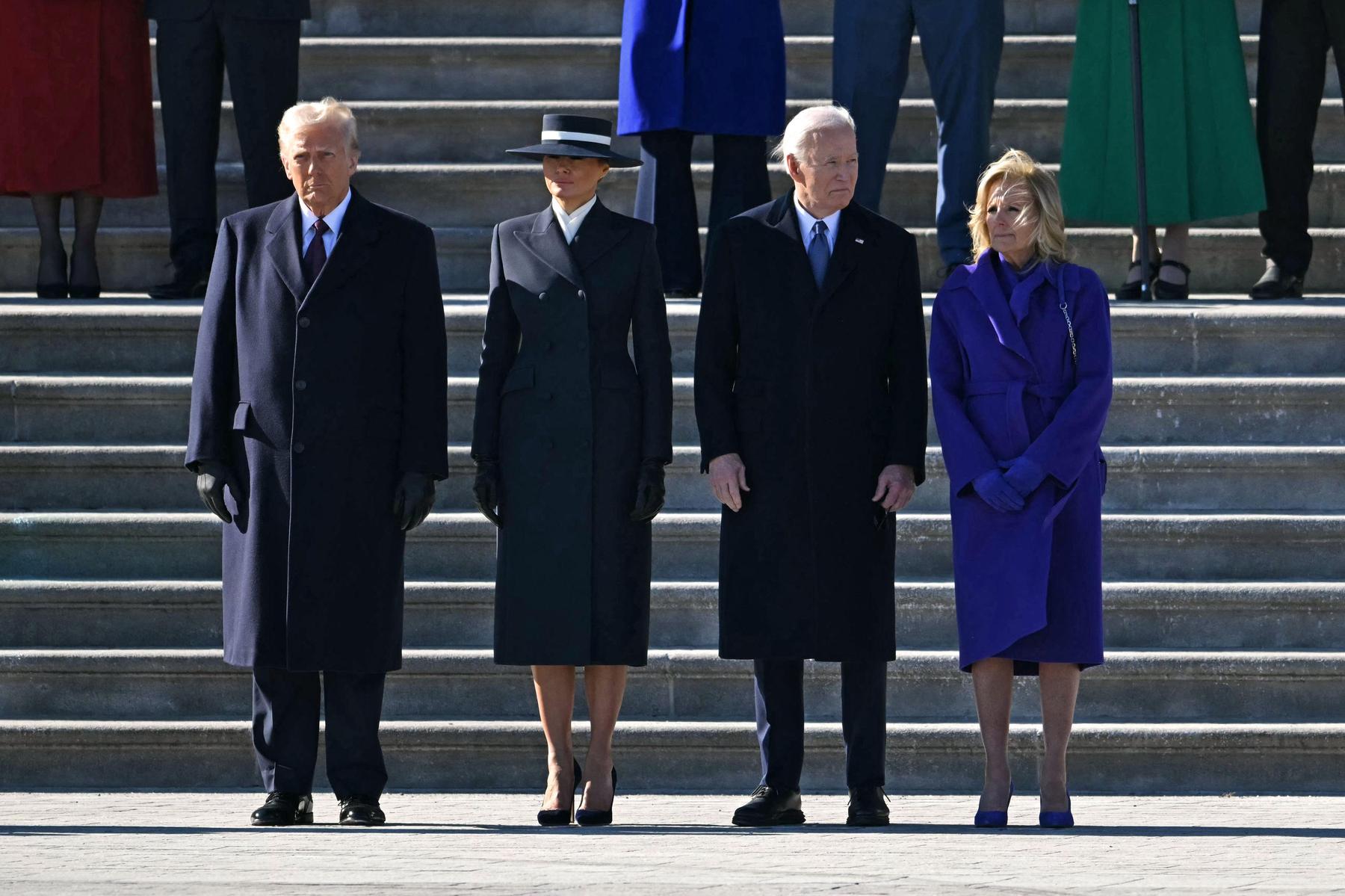 Donald und Melania Trump mit Joe und Jill Biden vor dem Kapitol nach der Angelobung, bevor die Bidens einen Helikopter in Richtung Joint Base Andrews bestiegen.