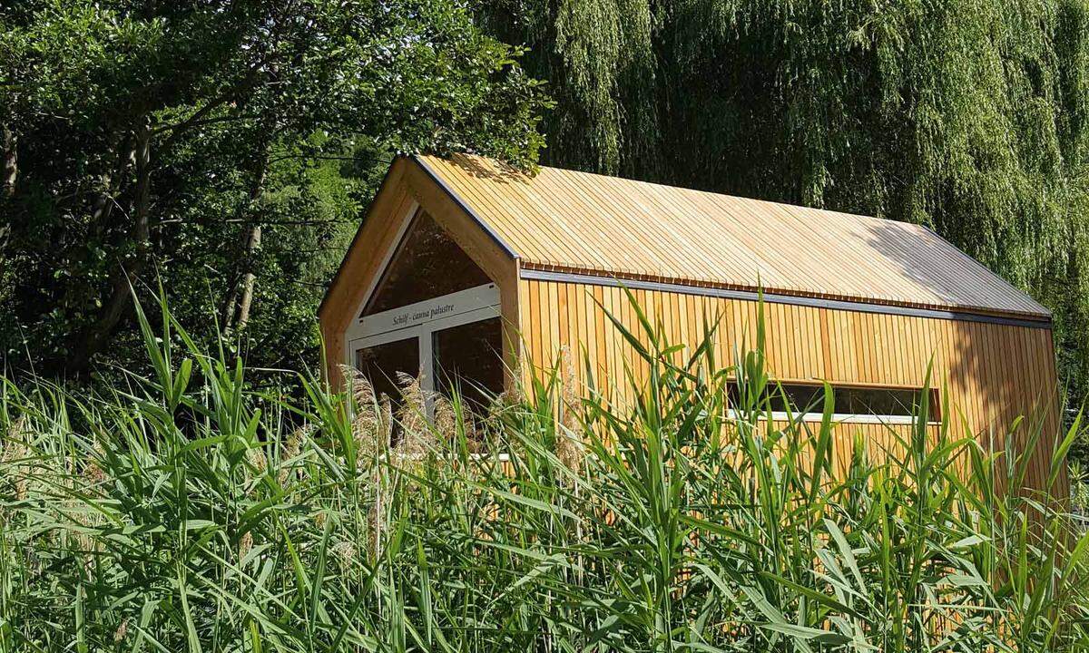 Rückzugsort. "Biwak unter den Sternen. Rifugio sotto le stelle" nennen sich die kleinen, cool designten Häuschen, die an den schönsten Plätzen rund um den Millstätter See stehen. Den Rückzug stört hier gar nichts. Und Essen, Picknick, Frühstück werden geliefert. www.millstaettersee.com