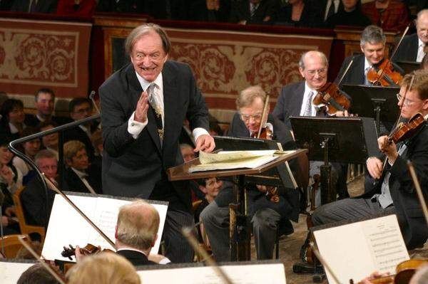 1971 gab es bei den Festwochen den ersten „Originalklang“-Musiktheater-Versuch: Monteverdis „Il Ritorno d'Ulisse in Patria“ kam – mit dem Concentus Musicus im Orchestergraben – heraus. 1972 wurde der „Ulisse“ in Mailand präsentiert – und Harnoncourt stand erstmals am Dirigentenpult. Bild: Concentus Musicus, 2003 in Luzern.