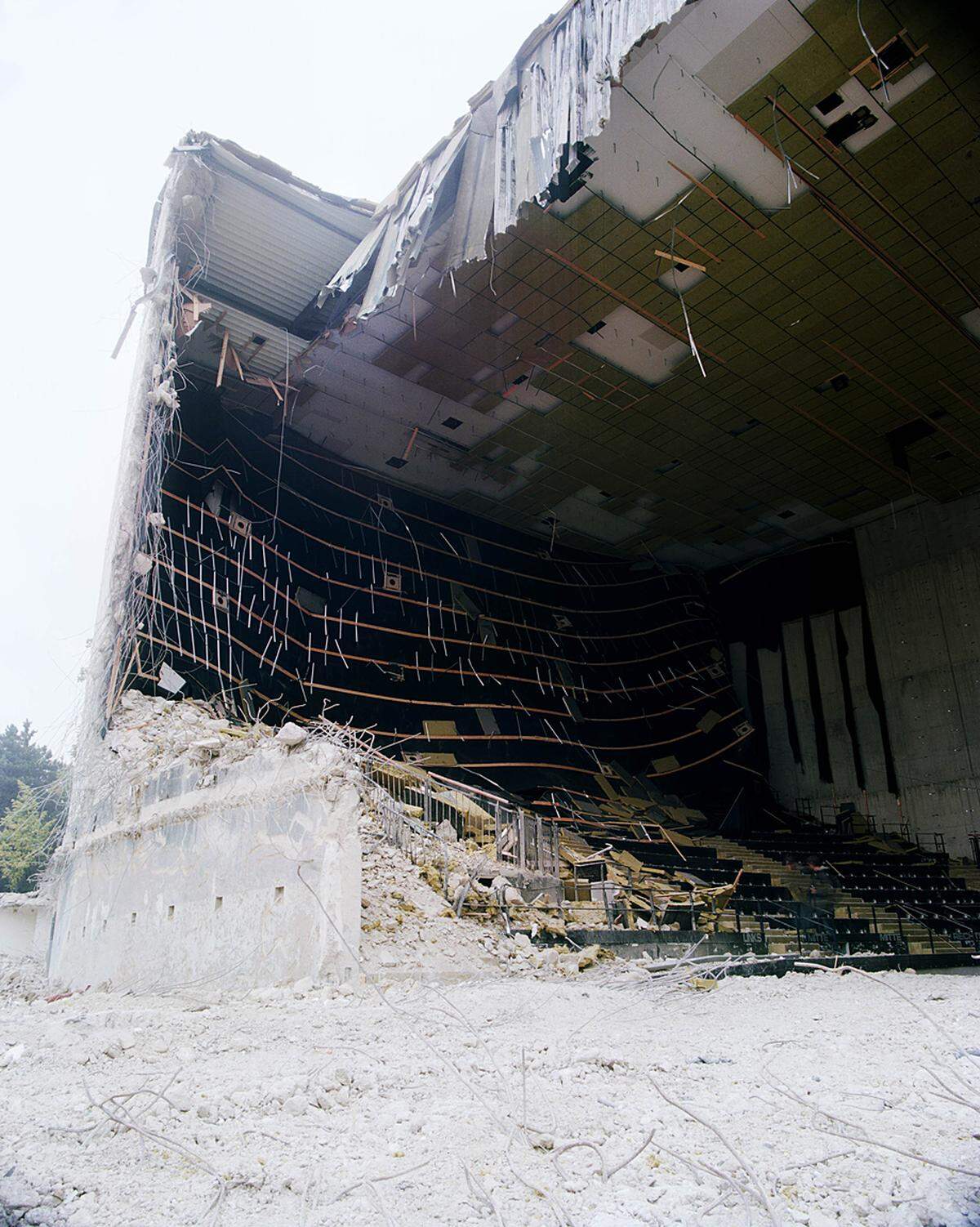 Imax-Kino, Wien, 14. Bezrik Das Kinogebäude neben dem Technischen Museum wurde 2002 nach einem Umbau wiedereröffnet, schloss aber vier Jahre später endgültig seine Pforten.