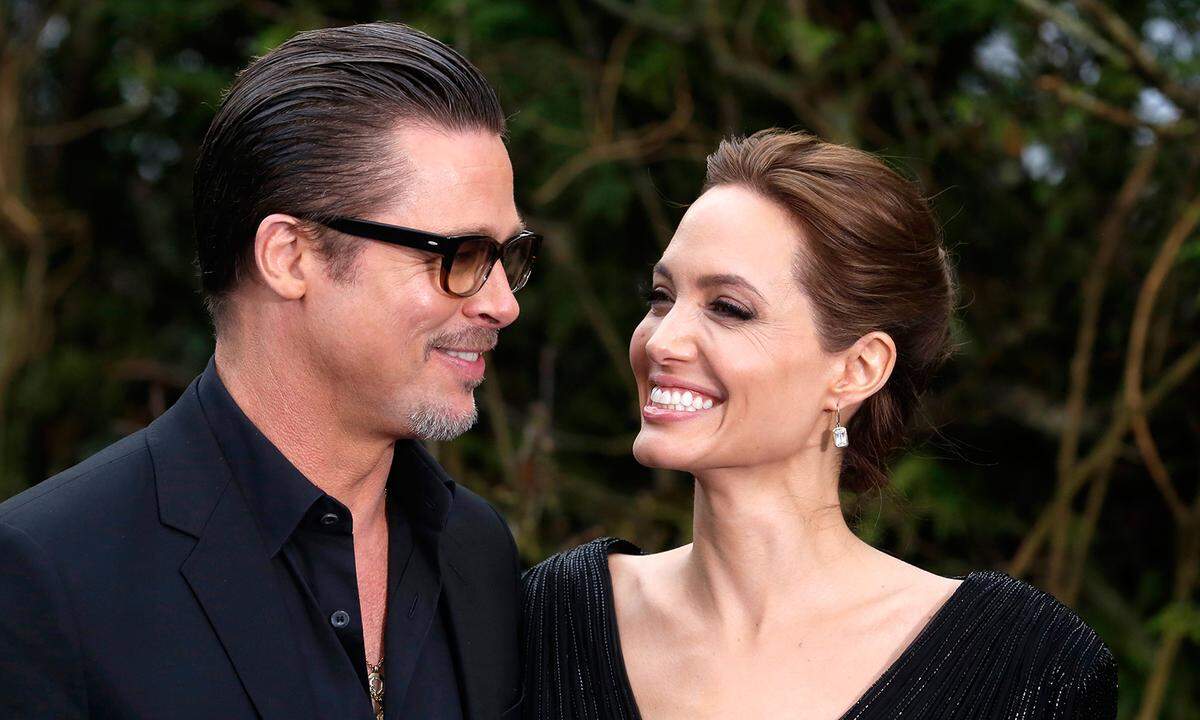 Fast zwei Jahre ist es inzwischen her, dass Angelina Jolie die Scheidung von Brad Pitt eingereicht hat. Seitdem streitet sich das ehemalige Hollywood-Traumpaar um das Sorgerecht für die sechs gemeinsamen Kinder Maddox, Pax, Zahara, Shiloh und die Zwillinge Vivienne und Knox, das Jolie zugesprochen wurde. Auch die Scheidung ist noch immer nicht durch.