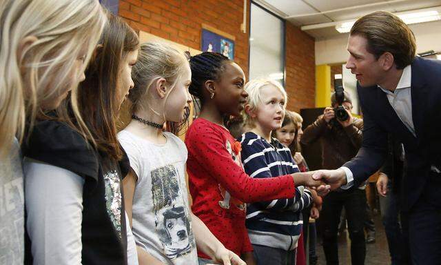 Die Grünen kritisieren die ''Inszenierung'' des Kanzlers in einer Grazer Schule