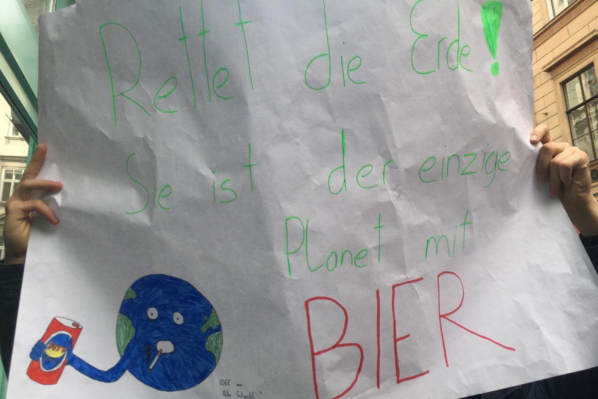 Ein durchaus humorvoller Zugang war etwa der eines Schülers: Die Erde sollte geschützt werden, weil sie der einzige Planet sei, auf dem es Bier gebe.