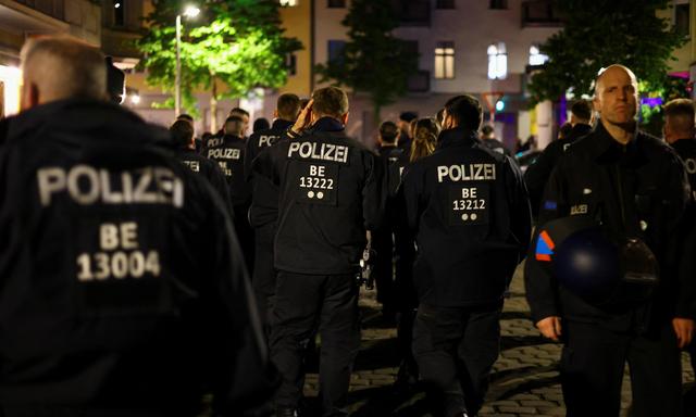 Die Polizei war in Berlin im Großeinsatz in der Nacht zum 1. Mai.