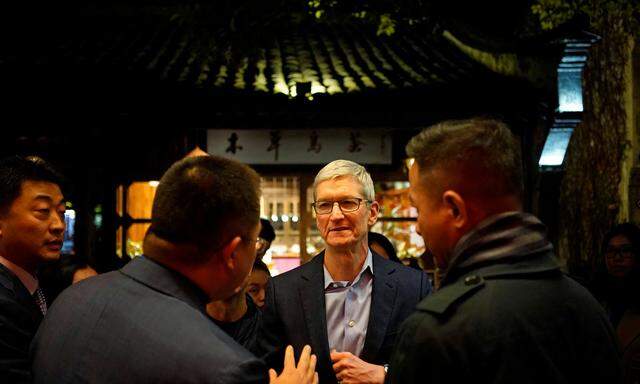 Apple-Chef Tim Cook arrangiert sich mit dem Regime in Peking, um das Wachstum seines Konzerns nicht zu gefährden. 
