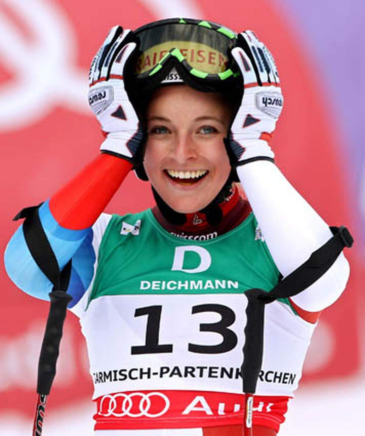 Dominique Gisin nahm Fischbacher die Führung dann aber gleich wieder ab. Und mit Startnummer 13 legte die Schweizerin Lara Gut gleich eine medaillenverdächtige Fahrt auf die Kandahar-Piste: Um 52 Hundertstel war sie schneller als Gisin.