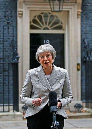 Theresa May vor der Downing Street 10.