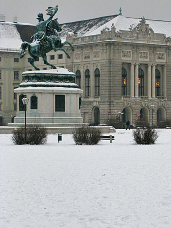 Die Reiter-Statue am Heldenplatz am Freitag.