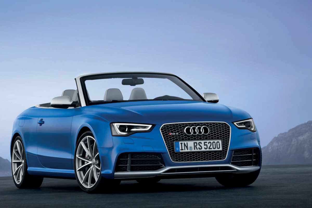 Audi zeigt im Pariser Autosalon auch das RS5 Cabrio. Das Cabrio basiert auf der Coupé-Version des Wagens. Das Dach öffnet in 15 Sekunden. Öffnen und schließen lässt es sich bis zu einer Geschwindigkeit von 50 km/h. Das RS5 Cabrio wird von einem V8-Saugmotor mit 450 PS angetrieben.