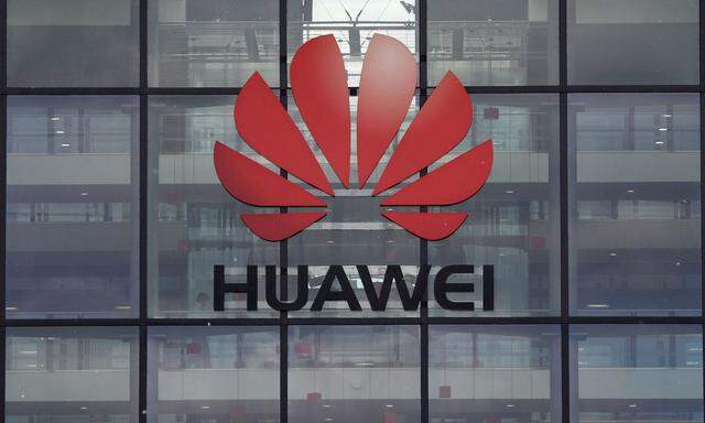 FILES-BRITAIN-US-EU-CHINA-CZECH-TELECOMS-HUAWEI