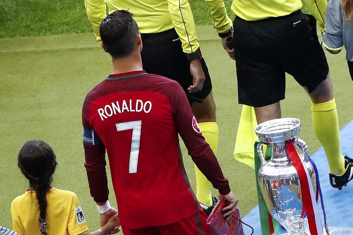 Als Kapitän führte Cristiano Ronaldo die portugiesische Mannschaft im EM-Finale aufs Feld.