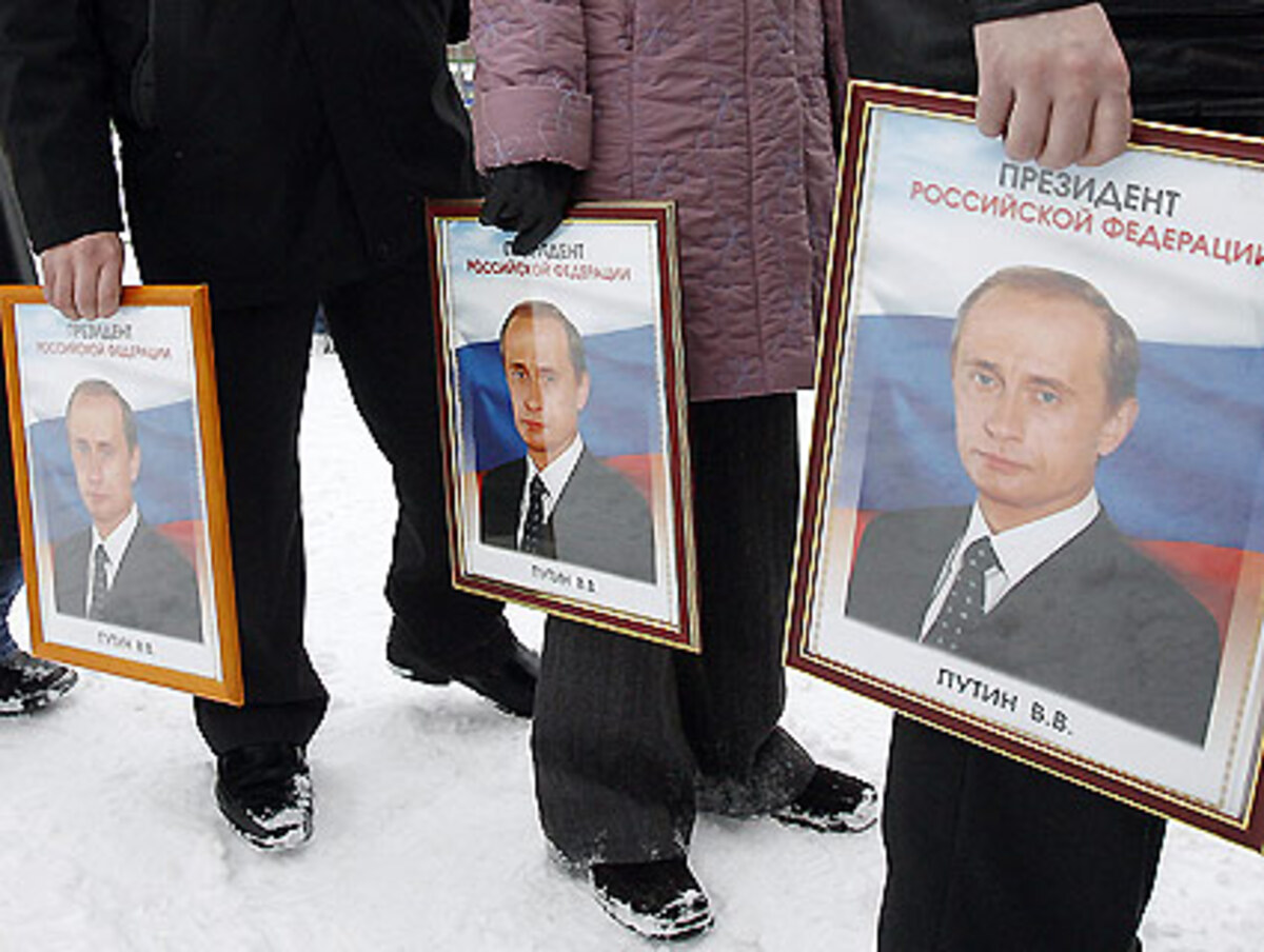 Eine neuerliche Amtszeit Putins ist eigentlich nicht möglich, da der Präsident das Amt laut Verfassung nur zweimal hintereinander ausüben darf. Allerdings ließe sich die Verfassung mit einer Zwei-Drittel-Mehrheit im Parlament auch ändern.