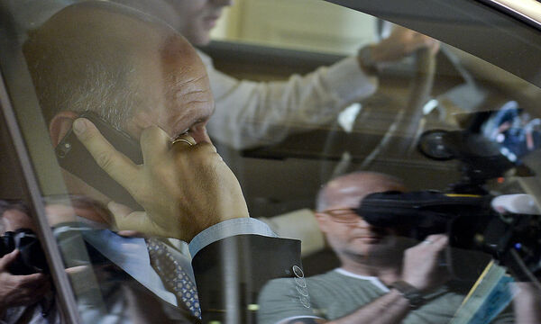 Archivbild: Sobotka in seinem Dienstwagen