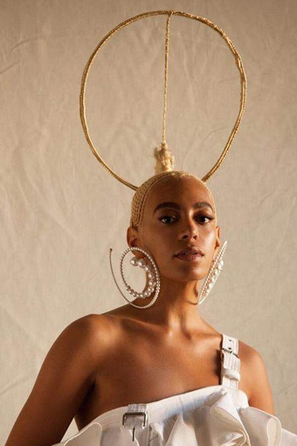 Auf Knowles Instagram-Account ist die Haarkreation in der ursprünglichen Form zu sehen ist. Sowohl Lupita Nyong’o als auch Beyoncé Knowles' kleine Schwester wehren sich gegen die Diskriminierung mit deutlichen Worten und einer unmissverständlichen Forderung in Form eines Hashtags: #dtmh – "Don’t touch my hair".