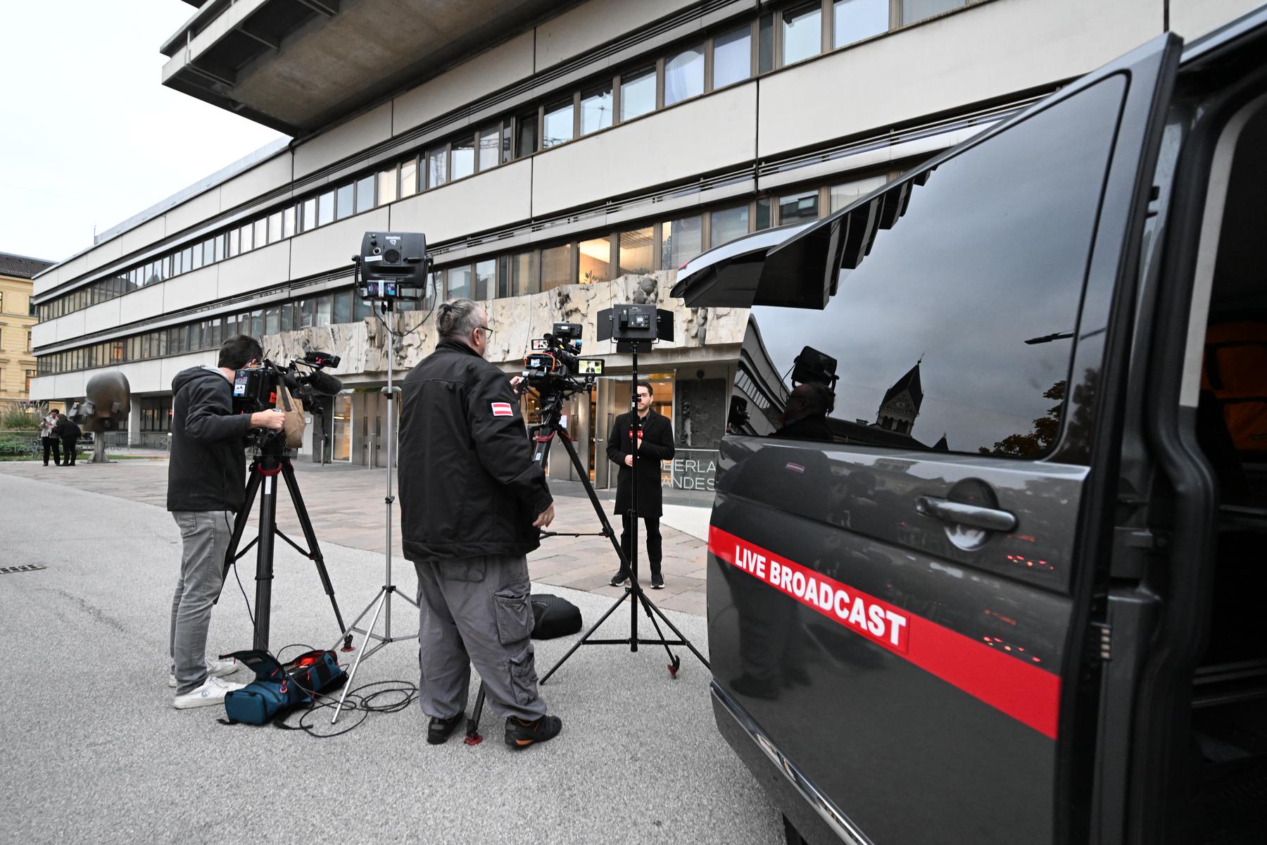 Benko accused of hiding assets