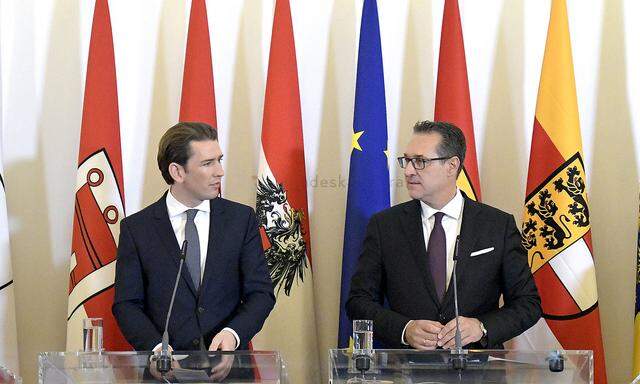 Kurz und Strache beim Ministerrat