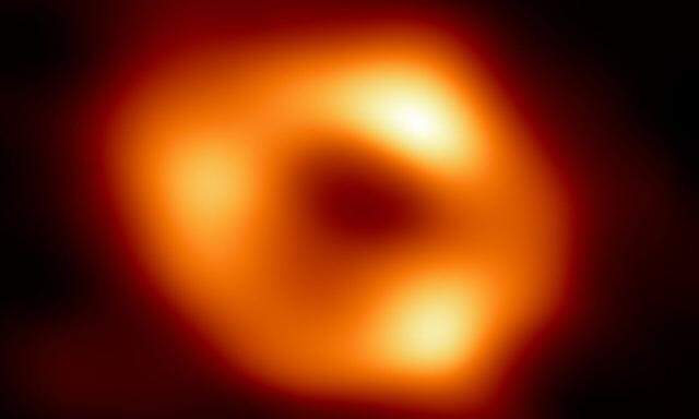 Erstes Bild vom Schwarzen Loch in der Milchstraße.