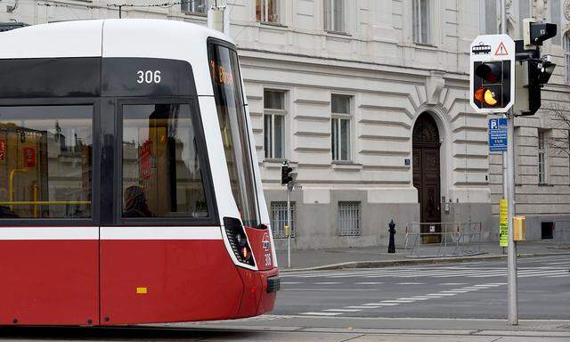 Eine Flexity-Straßenbahn der Wiener Linien.
