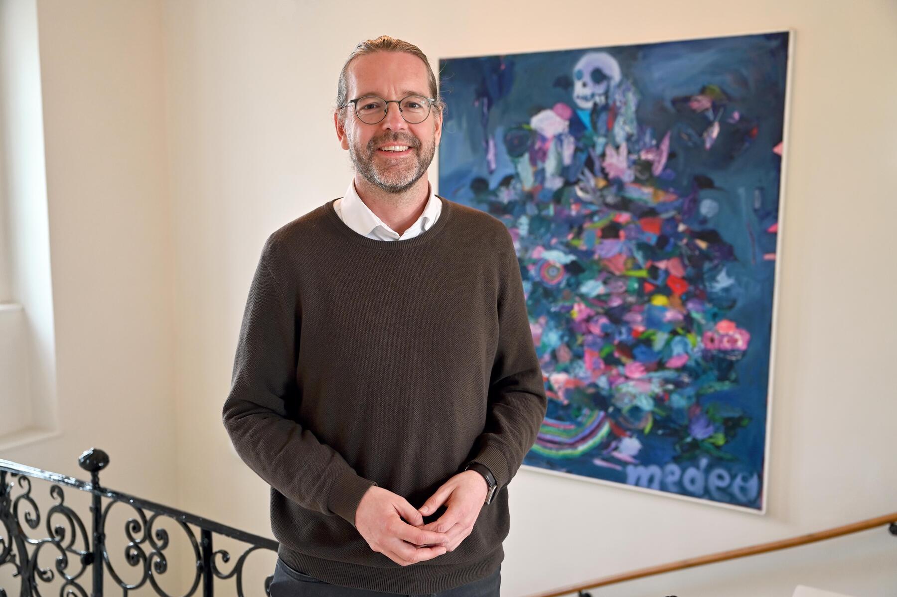 „Manchmal bin ich mit Zahlen eingeschlafen und mit Zahlen aufgewacht“: Ein Pater als Finanz-Jongleur wider Willen [premium]