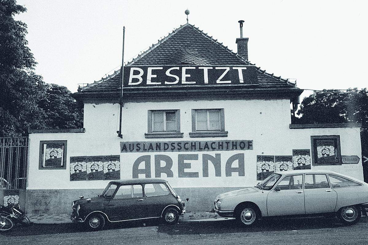 Der Frage "Wem gehört die Stadt?" widmet das Wien Museum am Karlsplatz eine Ausstellung: "Besetzt! Kampf um Freiräume seit den 70ern" zeigt vom 12. April bis 12. August 2012 die Geschichte von Hausbesetzern und Alternativkultur in Wien. Begonnen hat diese Mitte der 1970er-Jahre. "Arena besetzt", 1976, Foto: Heinz Riedler / Sammlung Wien Museum