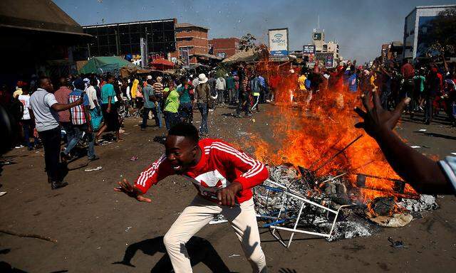Proteste von Oppositionsanhängern in Harare. 