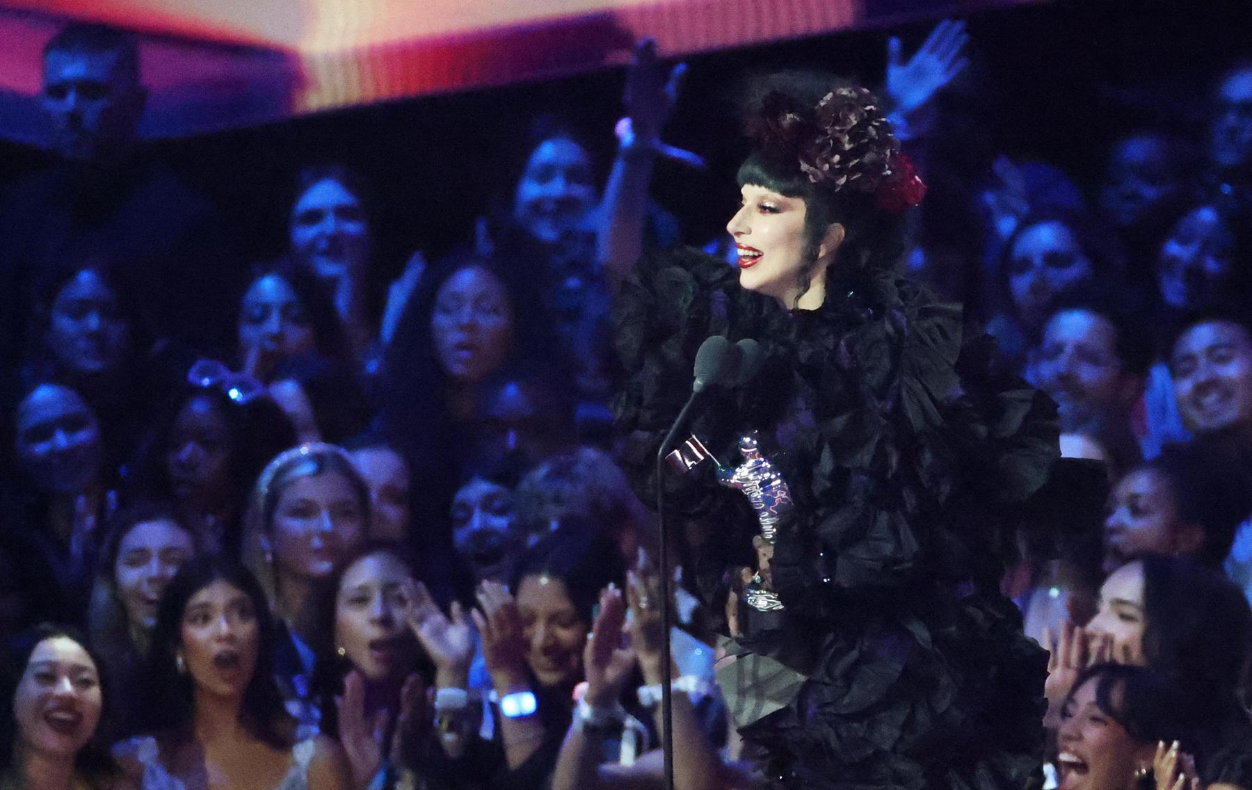 Lady Gaga nimmt VMA entgegen – und haut ab