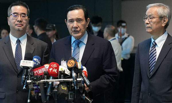 Taiwan‘s ehemaliger Präsident Ma Ying-jeou bei der Pressekonferenz vor seiner Reise nach China