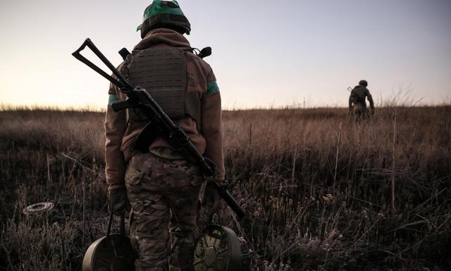 Auslegung von Antipanzerminen and Der Ukrainischen Ostfront Bei Tschasiw Jar.