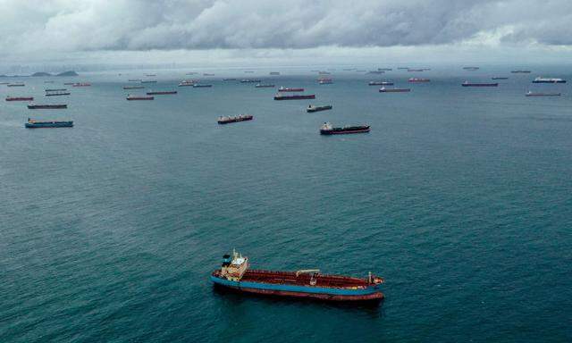 Aktuell beträgt die Wartezeit der Containerschiffe vor der Einfahrt in den Panamakanal rund fünf Tage. 