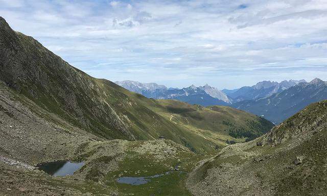 Einmal im Jahr fährt die Familie nach Tirol und wandert.