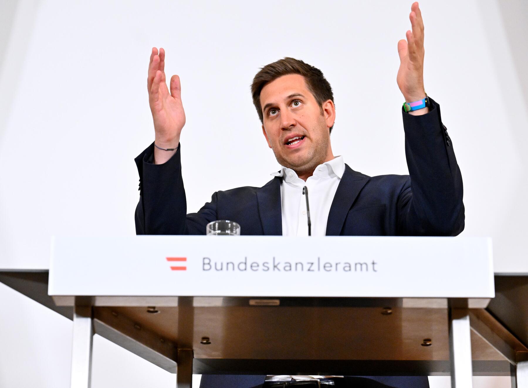 Staatssekretär Pröll startet Bürger-Sprechstunden im Kanzleramt