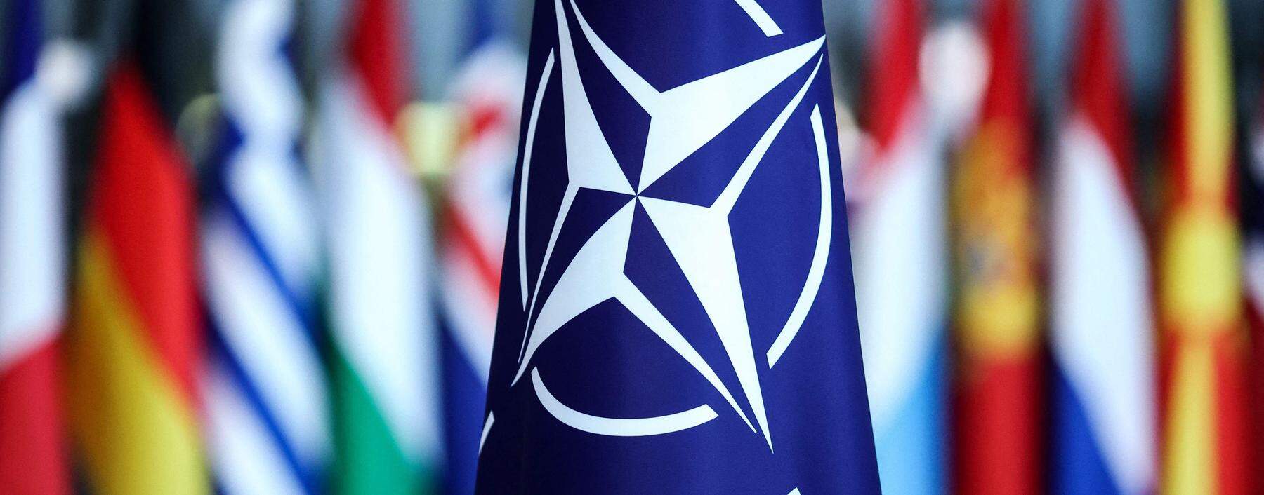 Nato-Flagge im Hauptquartier in Brüssel.