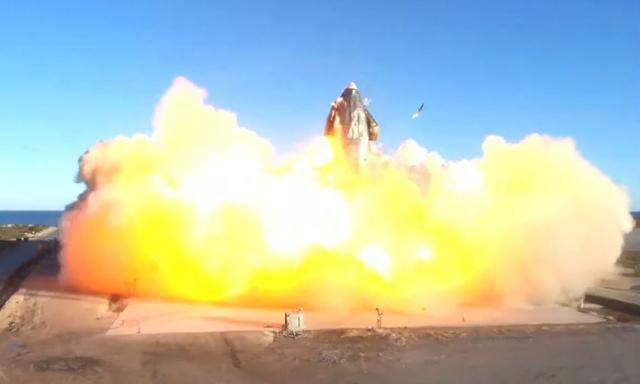 Die Starhsip-Rakete von SpaceX absolvierte einen Testflug, explodierte aber bei der Landung.