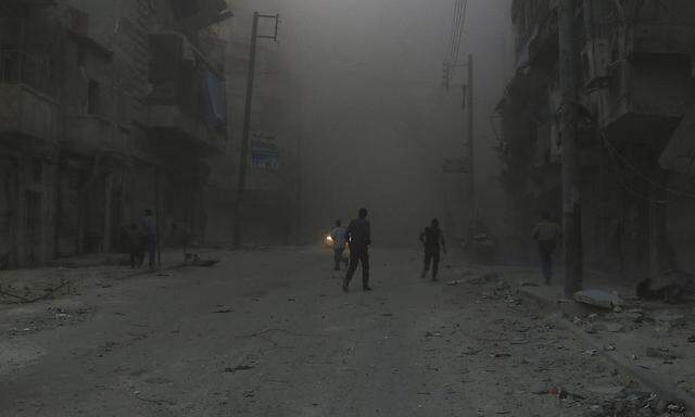 Symbolbild: Die syrische Stadt Aleppo nach einem Bombenangriff