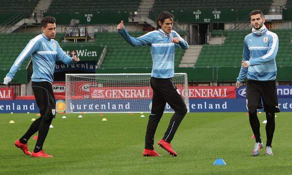 Superstar Edinson Cavani (PSG, 98. Länderspiel) ist im Stadion!