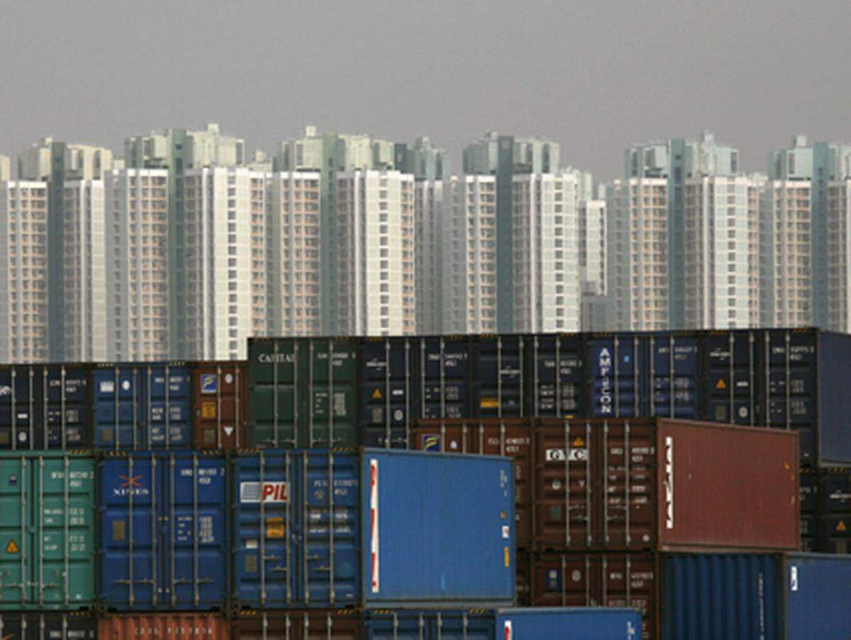 In Hongkong sind es 23,881 Millionen Container.
