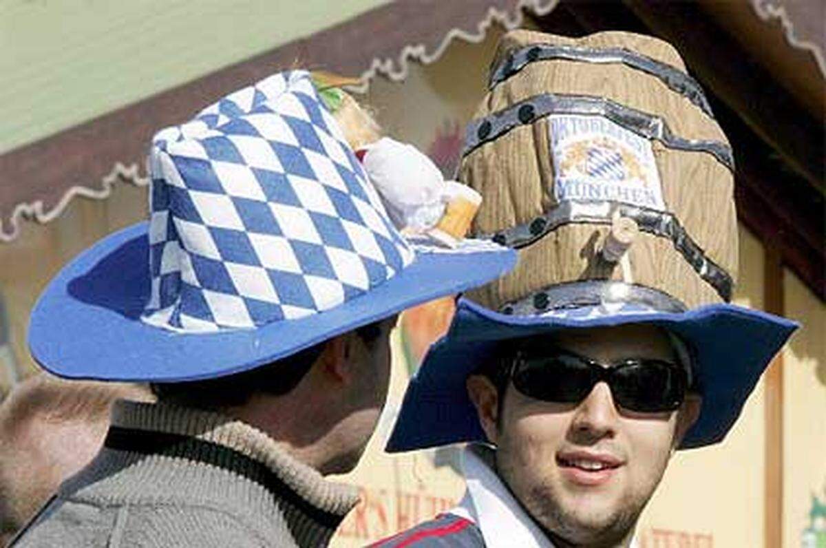 Jeder hat so seine eigene "Tracht" für das Oktoberfest.