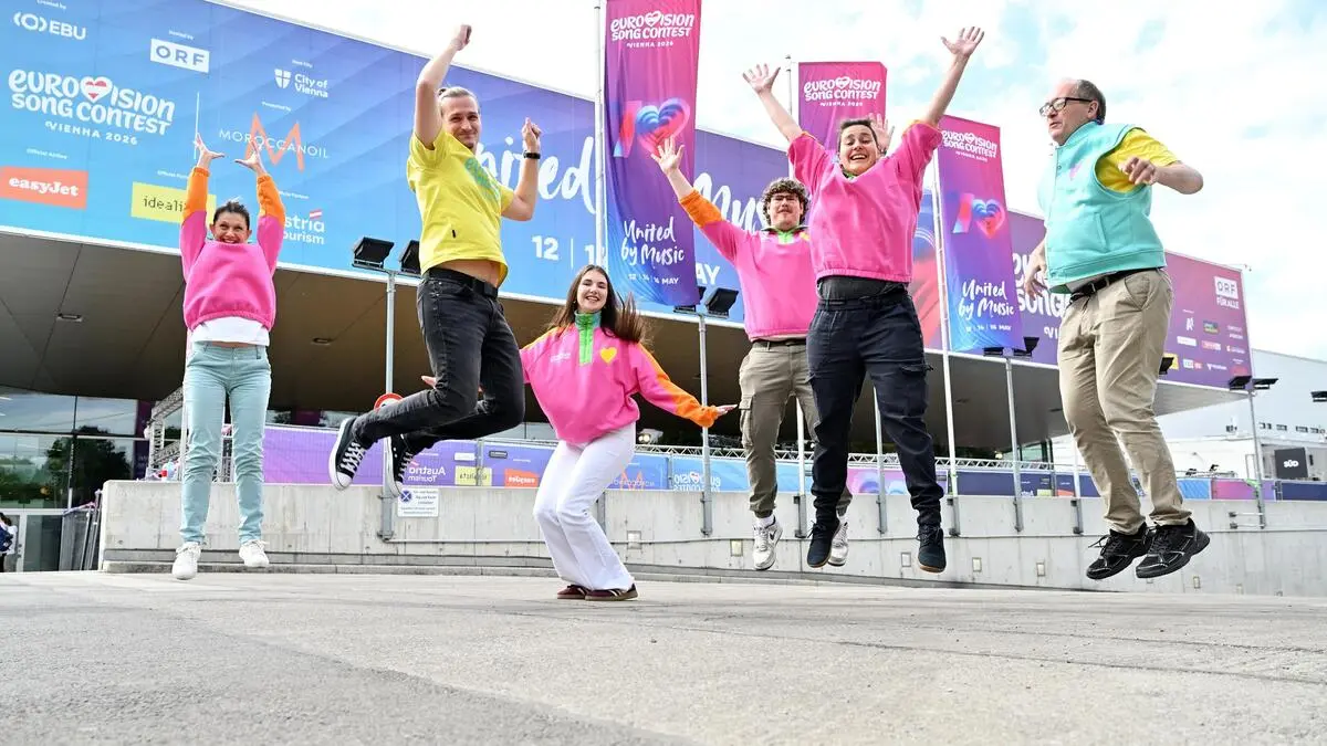 -Freiwillig-und-leidenschaftlich-Die-Volunteers-das-Herzst-ck-des-Song-Contests-premium-