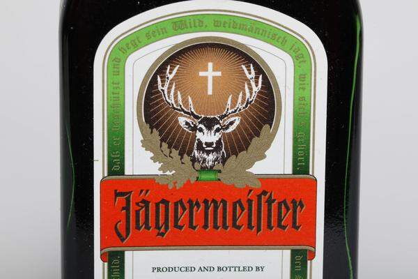 Das Jägermeister-Logo geht auf den Schutzpatron der Jagd, den heiligen Hubertus von Lüttich, zurück. Der Sage nach soll der Hirsch, als Hubertus schon auf das Tier schießen wollte und am abdrücken war, plötzlich stehengeblieben sein und sich dem Jäger zugewendet haben. Mitten in seinem Geweih soll ein strahlendes Kreuz erschienen sein.